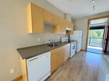 424 5604 Inlet Avenue, Sechelt, BC, Sechelt — Apartment/Condo for sale