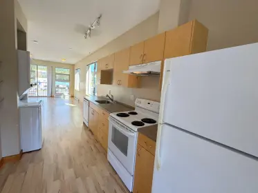 424 5604 Inlet Avenue, Sechelt, BC, Sechelt — Apartment/Condo for sale