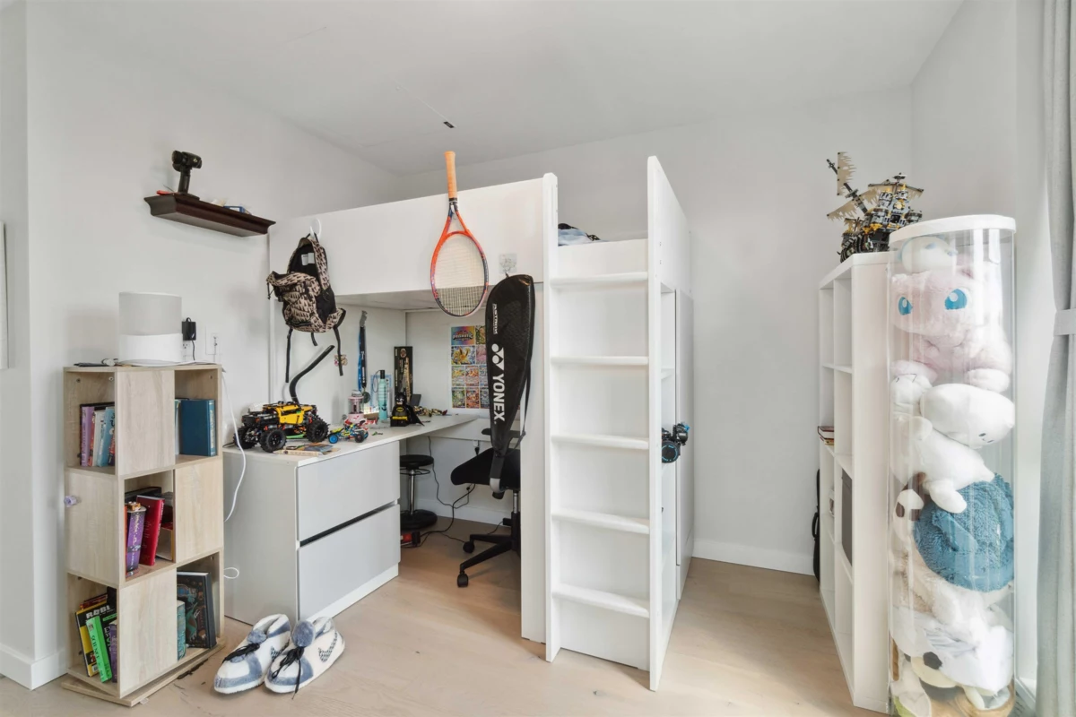 Breakfast Nook Photo of 681 W 59th Avenue, Vancouver, BC