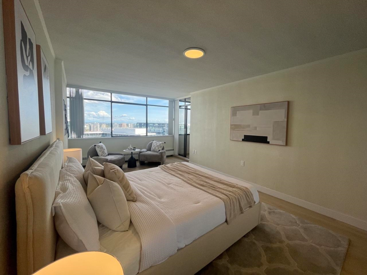 Hallway Photo of 1603 6631 Minoru Boulevard, Richmond, BC