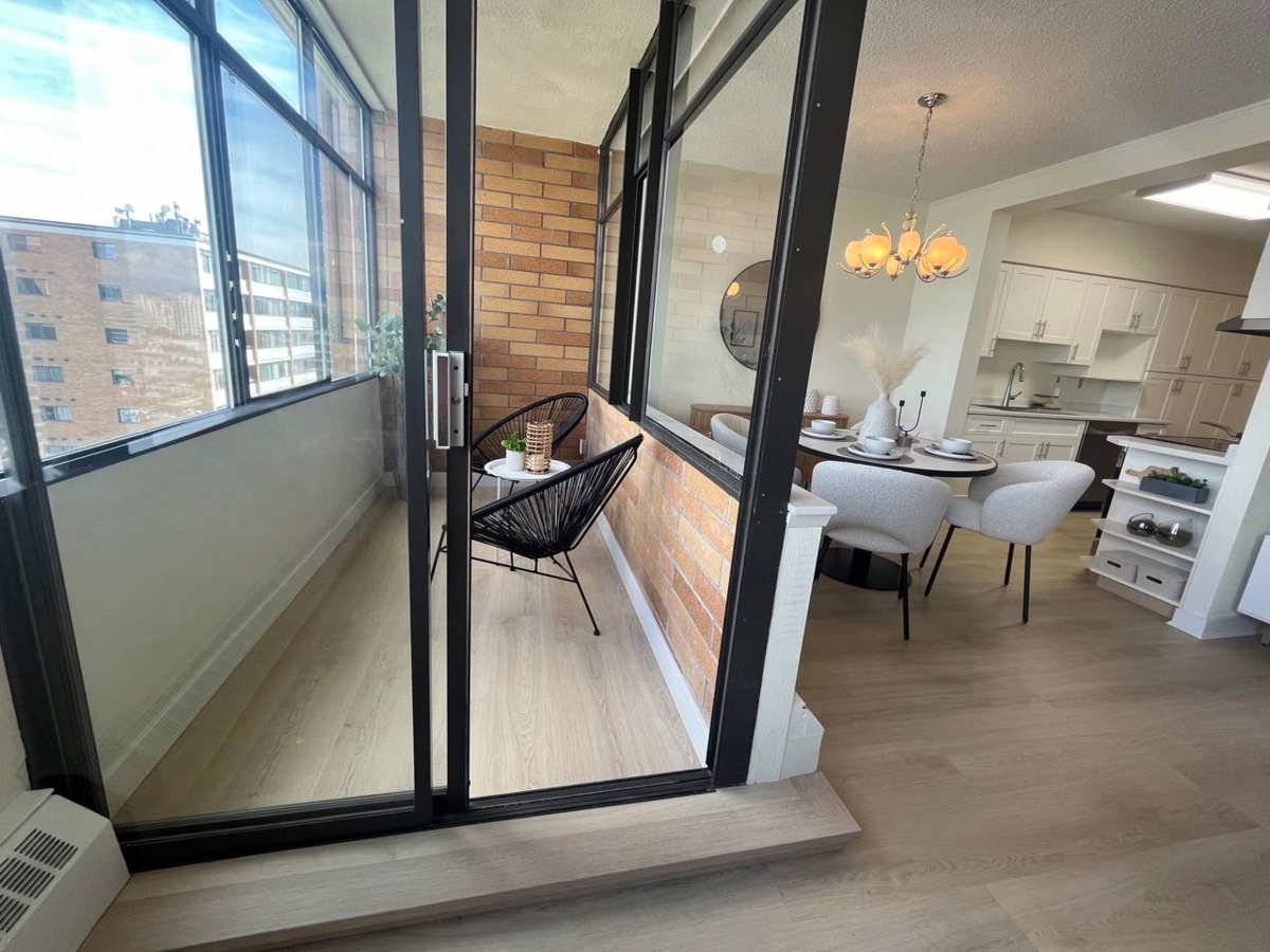 Kitchen Island Photo of 1603 6631 Minoru Boulevard, Richmond, BC