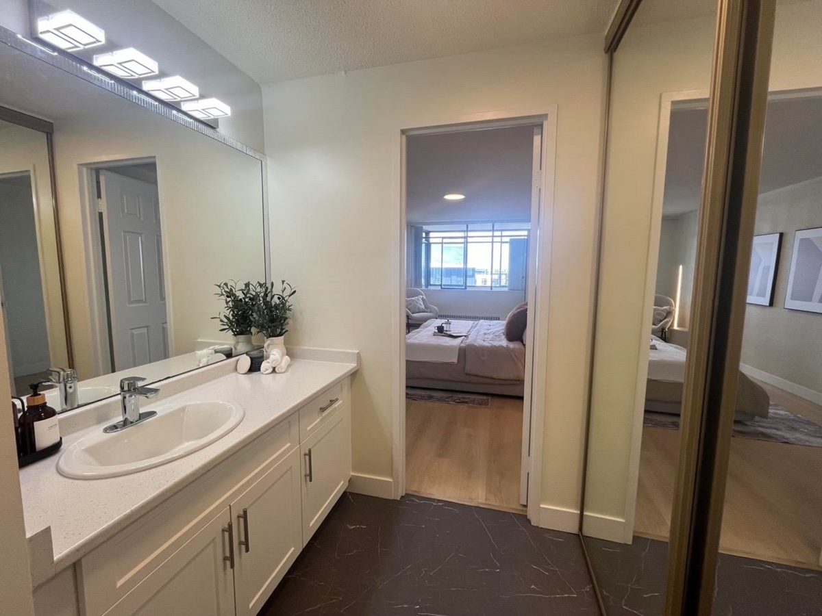 Mudroom Photo of 1603 6631 Minoru Boulevard, Richmond, BC