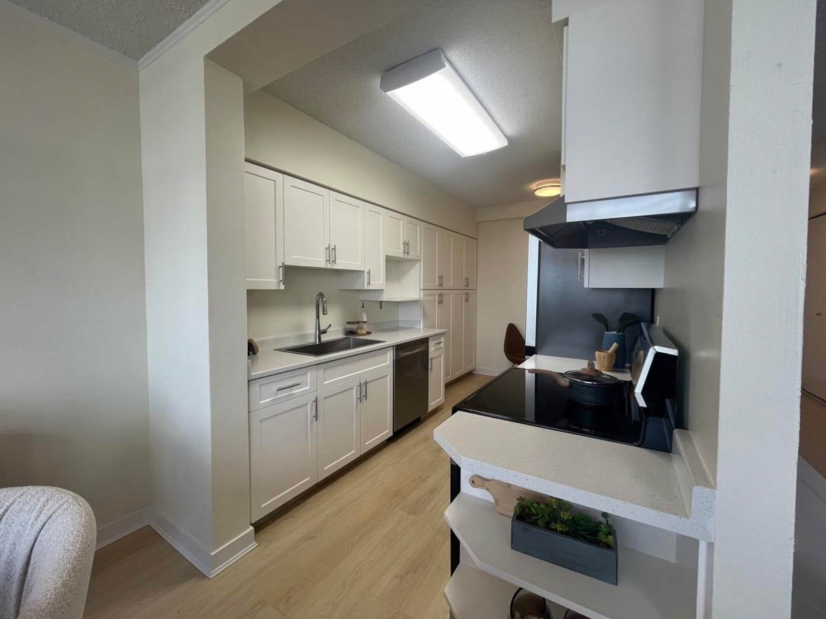 Primary Bathroom Photo of 1603 6631 Minoru Boulevard, Richmond, BC