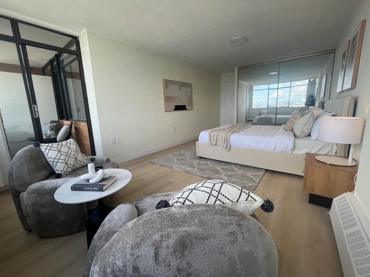 Staircase Photo of 1603 6631 Minoru Boulevard, Richmond, BC