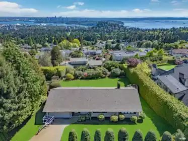 820 Knockmaroon Road, West Vancouver, BC, West Vancouver — Single Family Residence for sale