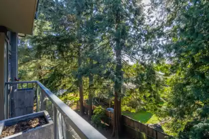 309 33318 E Bourquin Crescent, Abbotsford, BC, Abbotsford — Apartment/Condo for sale