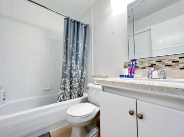 1213 989 Nelson Street, Vancouver, BC, Vancouver — Apartment/Condo for sale
