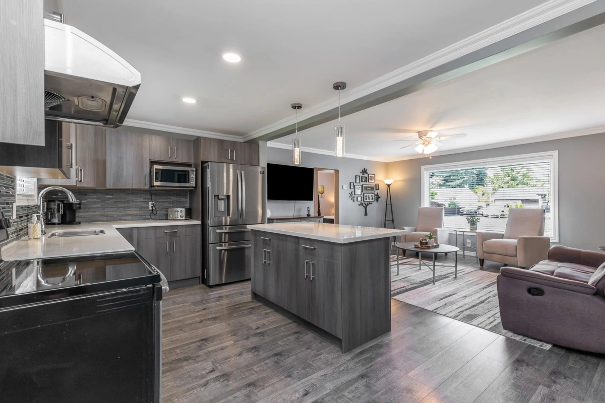 Breakfast Nook Photo of 7686 Blott Street, Mission, BC