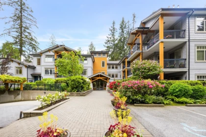 202 3125 Capilano Crescent, North Vancouver, BC, North Vancouver — Apartment/Condo for sale