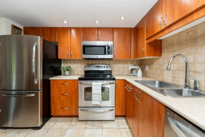 219 285 Newport Drive, Port Moody, BC, Port Moody — Apartment/Condo for sale