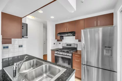 1702 198 Aquarius Mews, Vancouver, BC, Vancouver — Apartment/Condo for sale