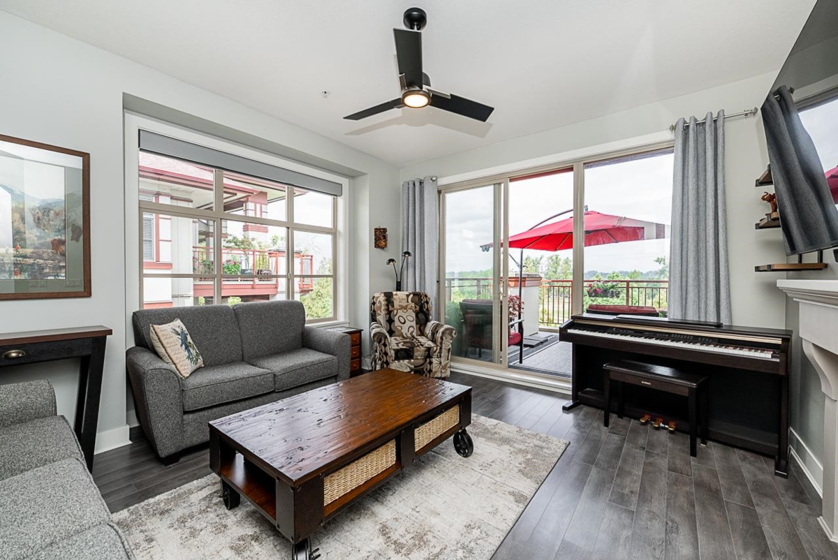 Breakfast Nook Photo of 308 16499 64 Avenue, Surrey, BC