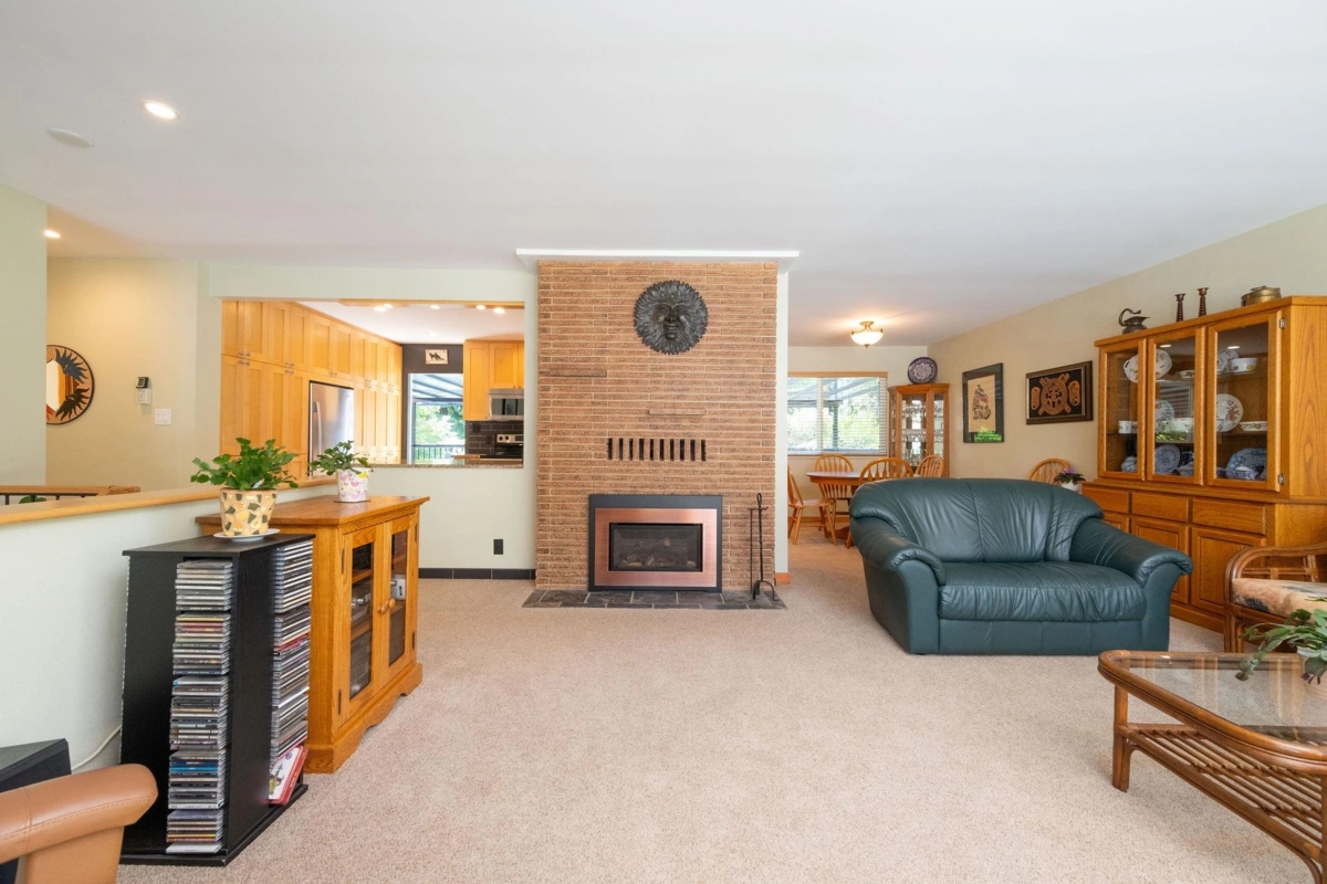 Dining Area Photo of 2573 Kilmarnock Crescent, North Vancouver, BC