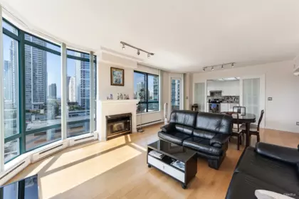 1402 4603 Hazel Street, Burnaby, BC, Burnaby — Apartment/Condo for sale