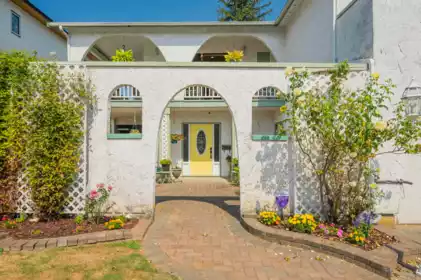 1940 Catalina Crescent, Abbotsford, BC, Abbotsford — Single Family Residence for sale