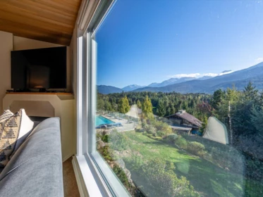 213 3217 Blueberry Drive, Whistler, BC, Whistler — Apartment/Condo for sale