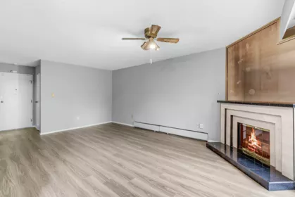 217 3901 Carrigan Court, Burnaby, BC, Burnaby — Apartment/Condo for sale