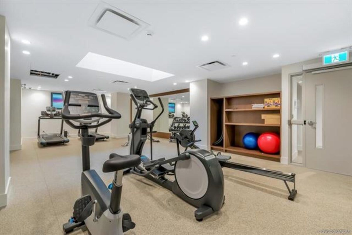 Basement Recreation Room Photo of 202 375 W 59th Avenue, Vancouver, BC