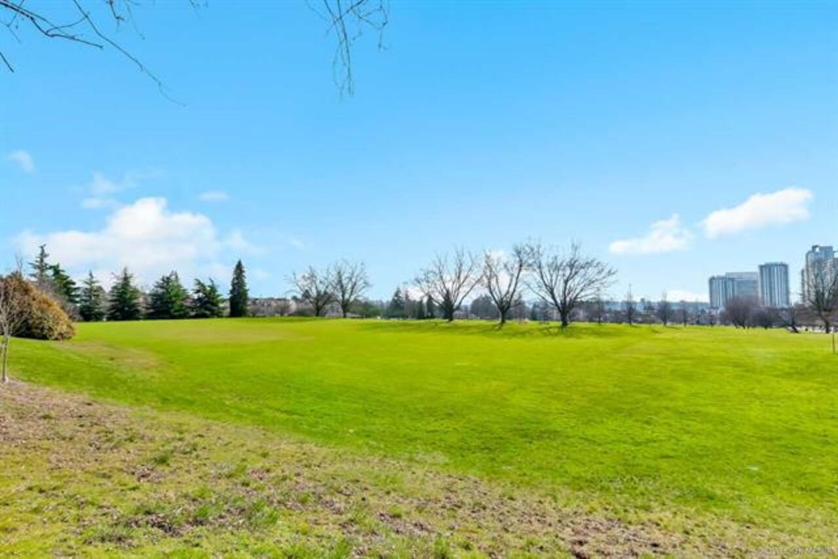 Laundry Room Photo of 202 375 W 59th Avenue, Vancouver, BC