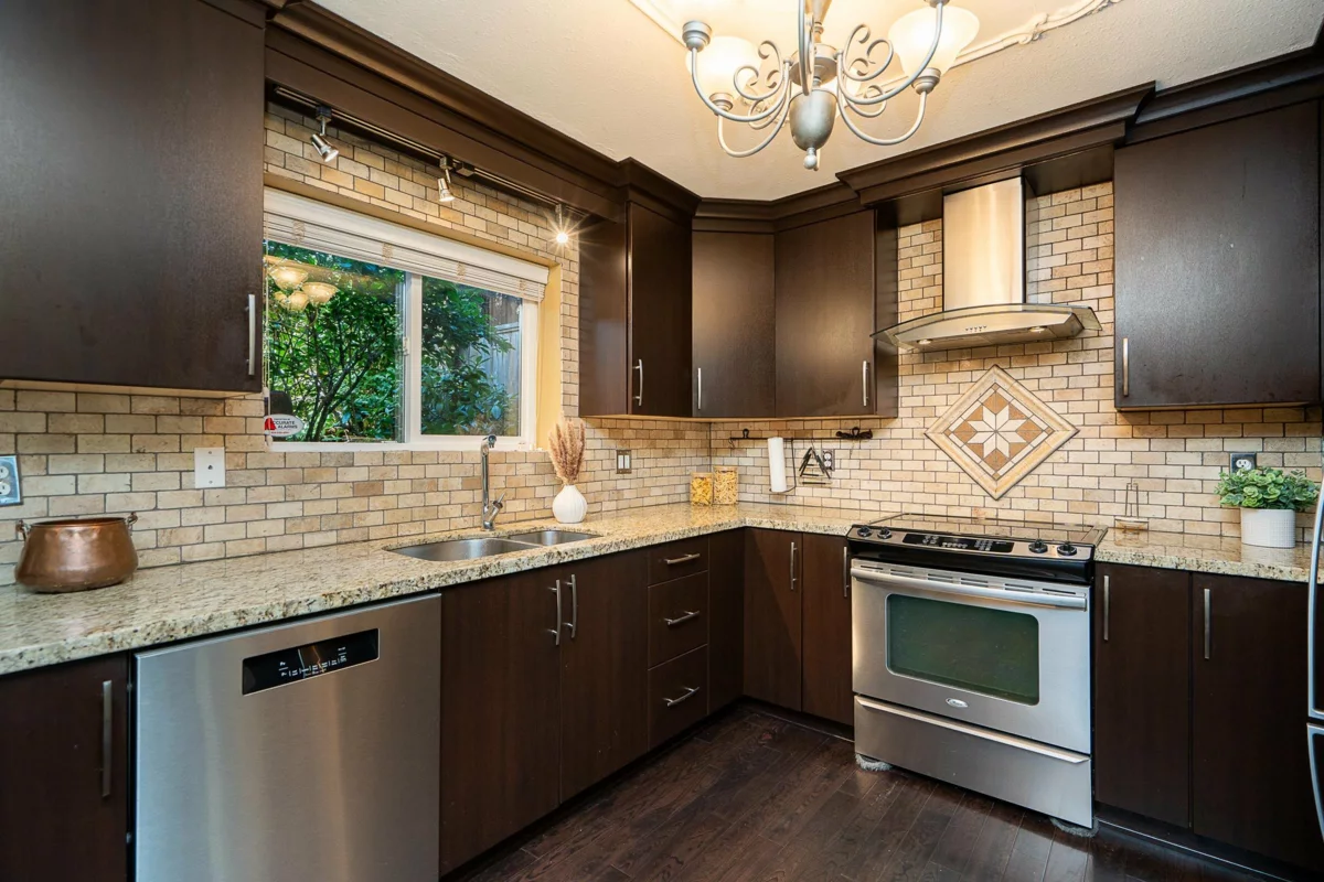 Breakfast Nook Photo of 1135 Vanier Avenue, Coquitlam, BC