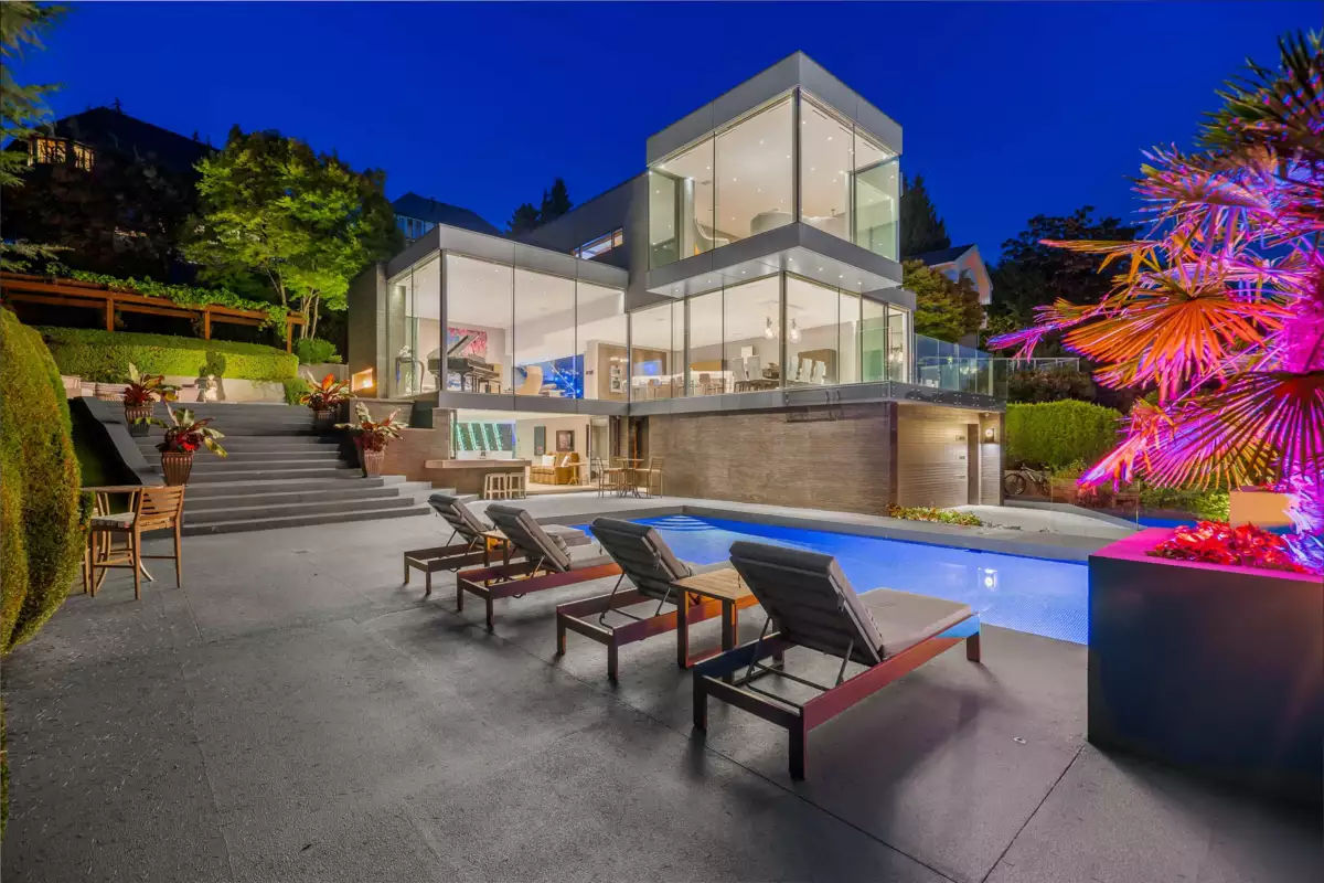 Bedroom 4 Photo of 2331 Westhill Drive, West Vancouver, BC