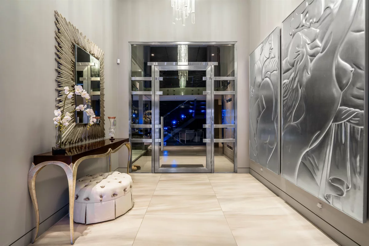 Family Room Photo of 2331 Westhill Drive, West Vancouver, BC