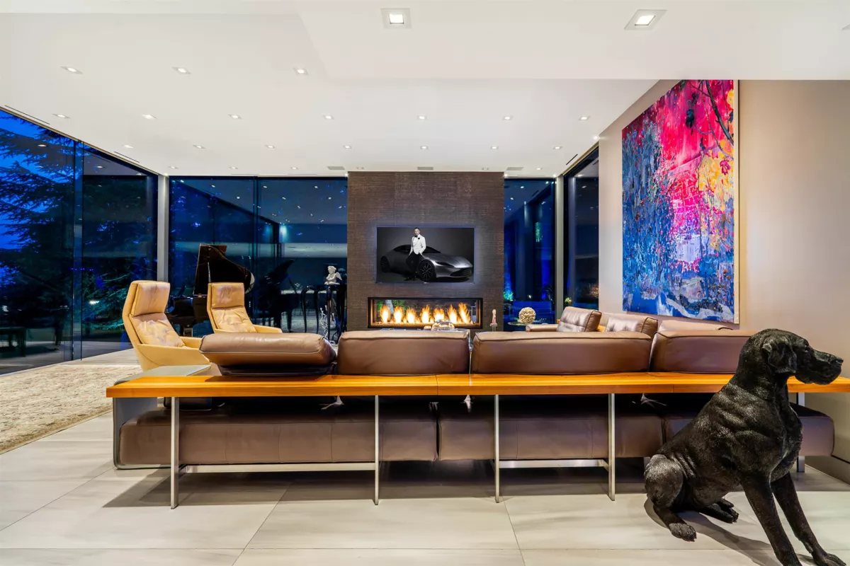 Kitchen Photo of 2331 Westhill Drive, West Vancouver, BC