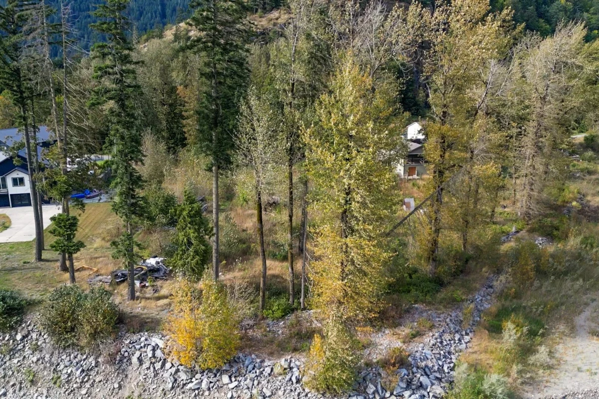 Powder Room Photo of 20808 Landstrom Road, Hope, BC