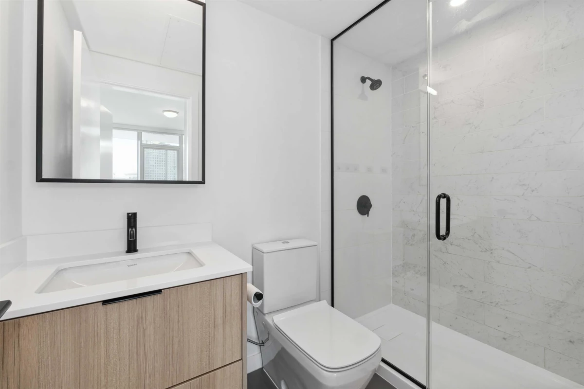 Walk-In Closet Photo of 1411 13685 102 Avenue, Surrey, BC