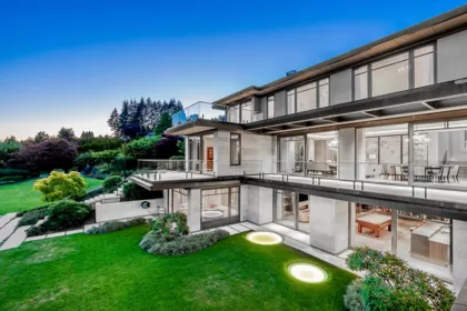 Garden / Landscaping Photo of 730 Fairmile Road, West Vancouver, BC