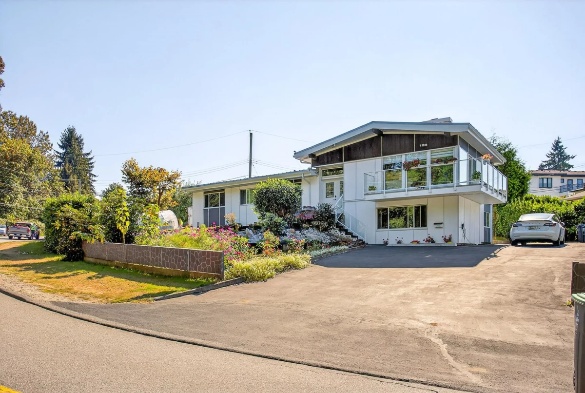 Community Amenities Photo (Clubhouse) of 11906 100 Avenue, Surrey, BC