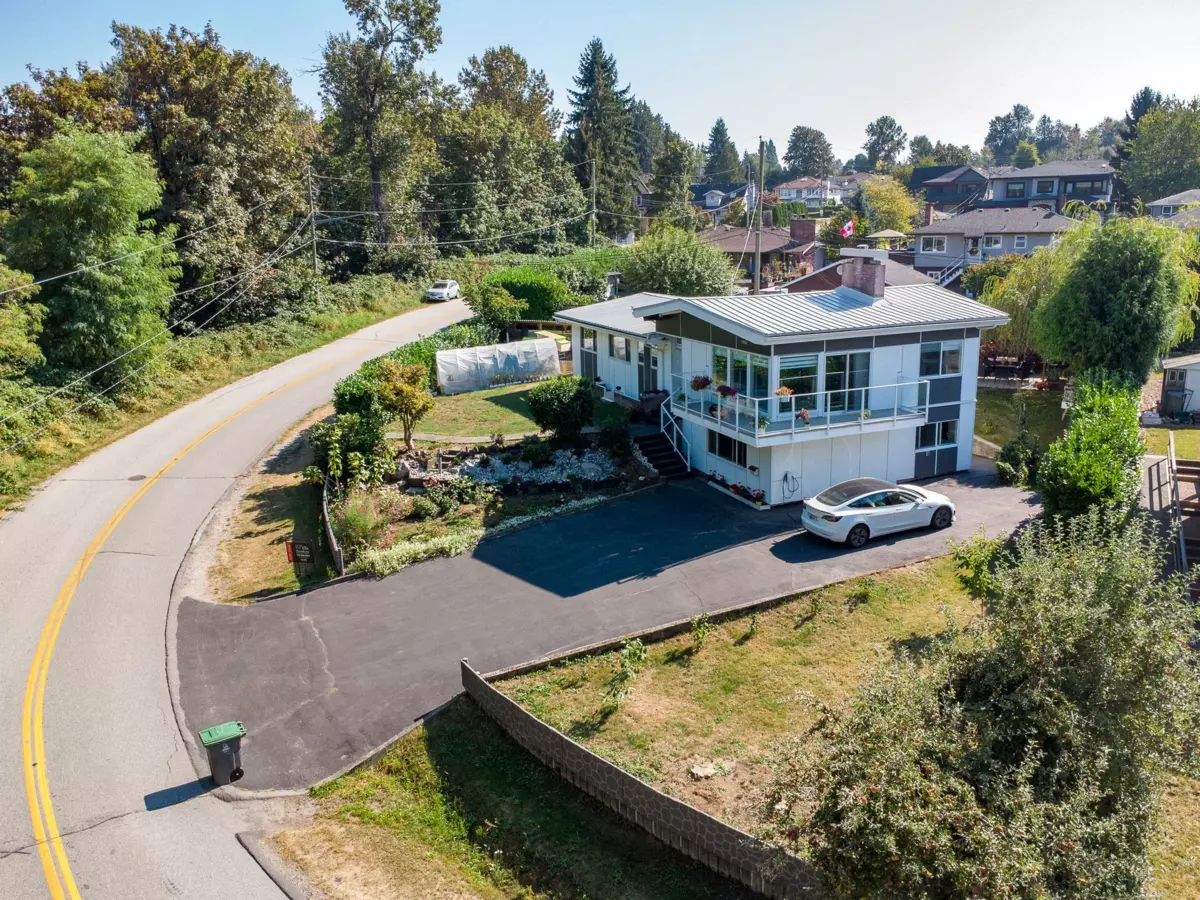 Fitness Center Photo Near 11906 100 Avenue, Surrey, BC