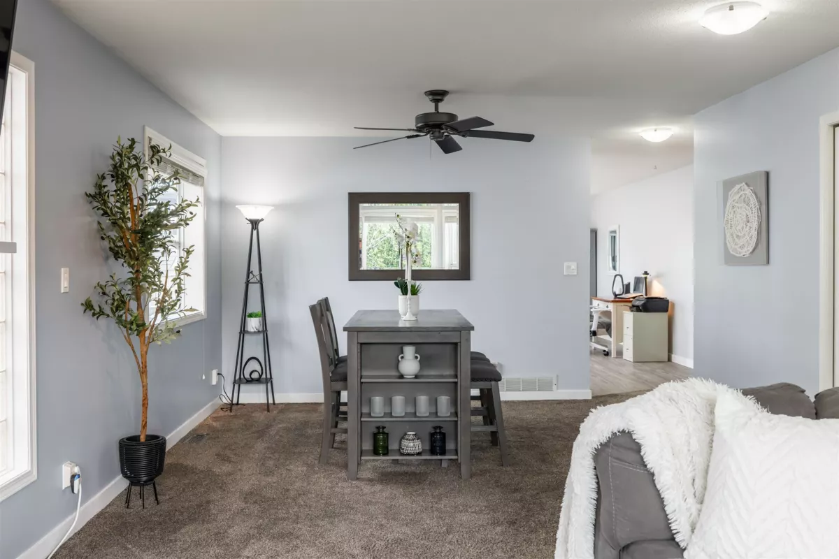 Dining Area Photo of 34775 2nd Avenue, Abbotsford, BC