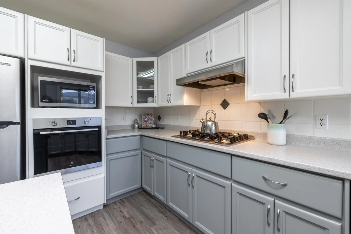 Guest Bathroom Photo of 34775 2nd Avenue, Abbotsford, BC