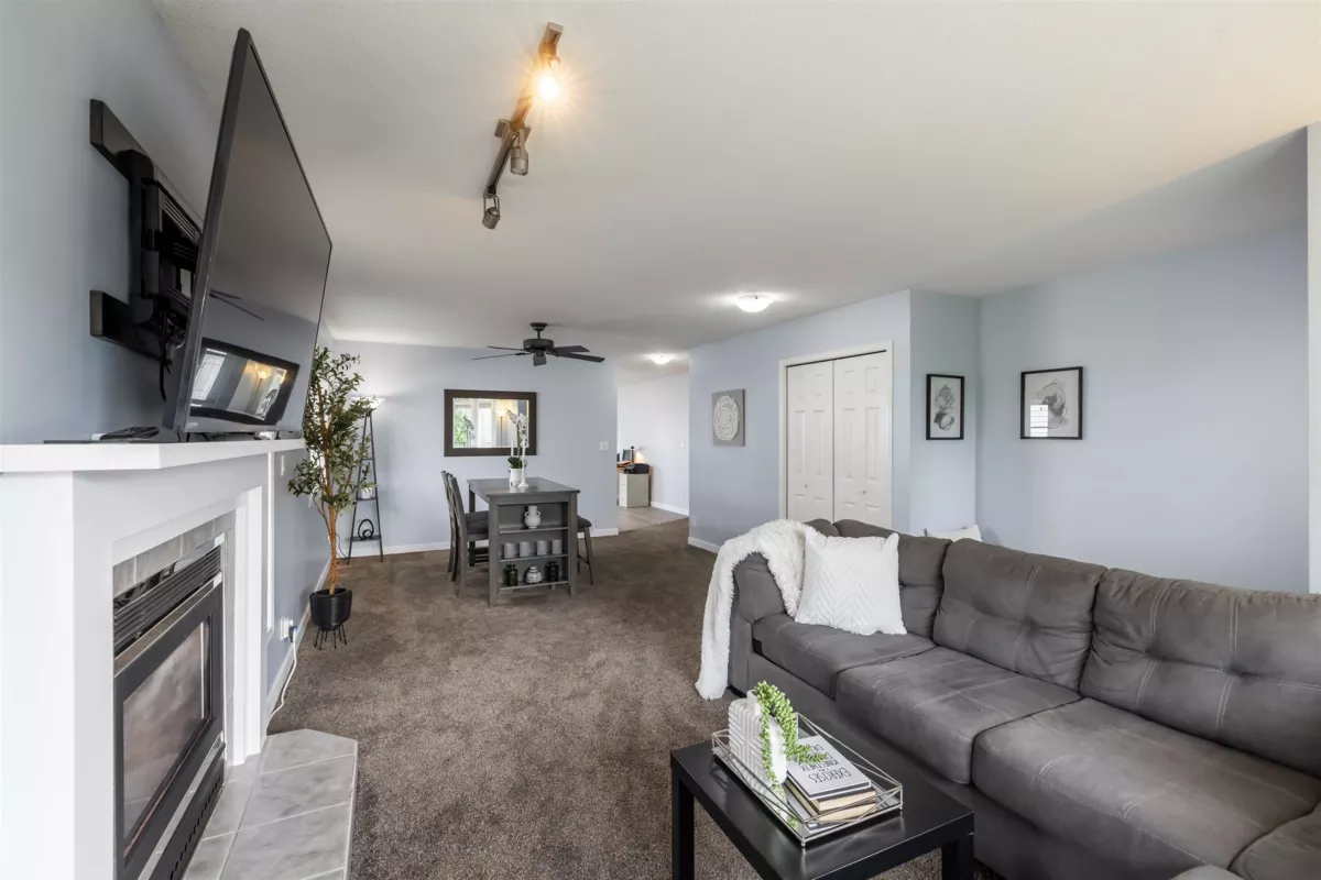 Kitchen Photo of 34775 2nd Avenue, Abbotsford, BC