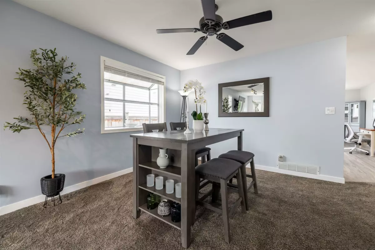 Pantry Photo of 34775 2nd Avenue, Abbotsford, BC