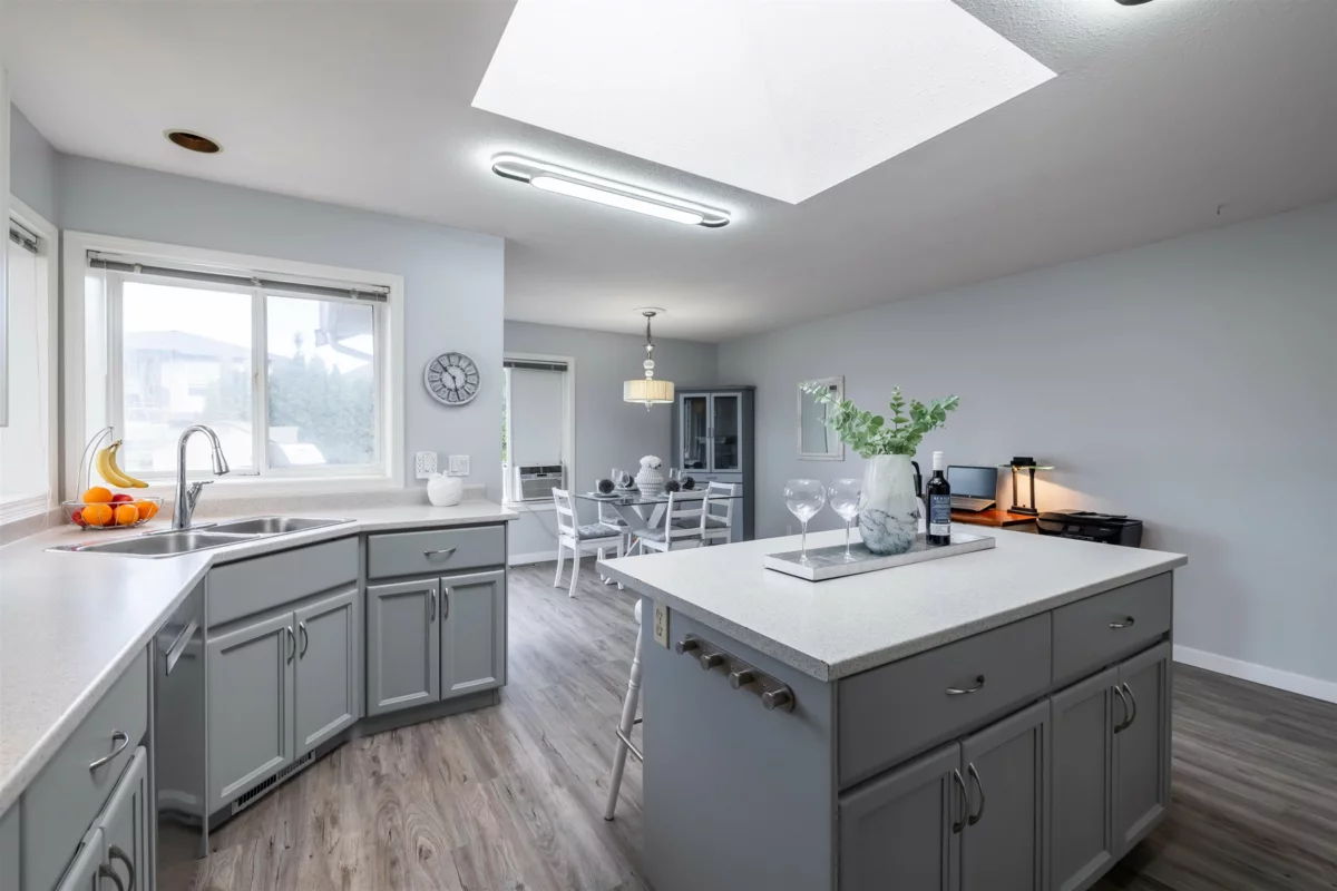 Powder Room Photo of 34775 2nd Avenue, Abbotsford, BC