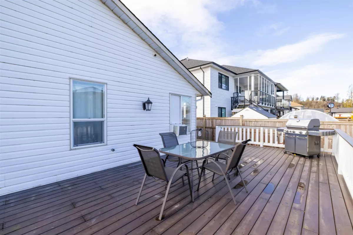 Swimming Pool Photo of 34775 2nd Avenue, Abbotsford, BC