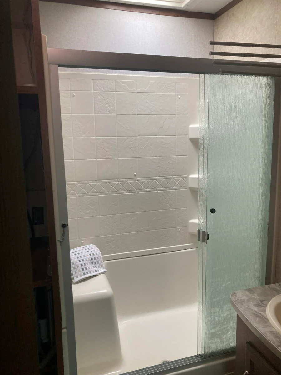 Laundry Room Photo of 247 Tomahawk Avenue, West Vancouver, BC