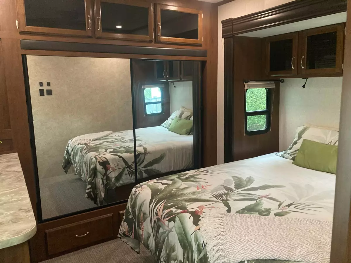 Loft / Bonus Room Photo of 247 Tomahawk Avenue, West Vancouver, BC