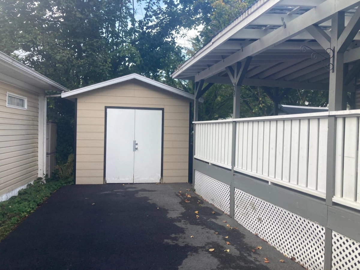 Staircase Photo of 247 Tomahawk Avenue, West Vancouver, BC