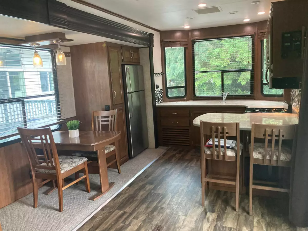 Walk-In Closet Photo of 247 Tomahawk Avenue, West Vancouver, BC