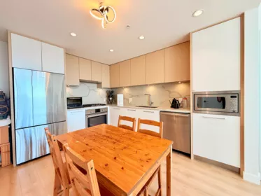 2101 567 Clarke Road, Coquitlam, BC, Coquitlam — Apartment/Condo for sale
