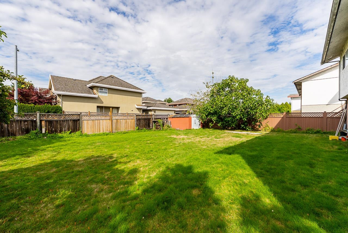 Kitchen Photo of 8391 Rideau Drive, Richmond, BC