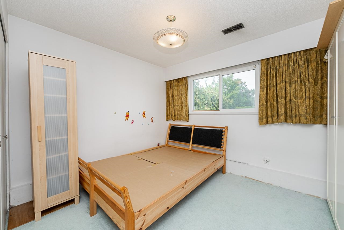 Laundry Room Photo of 8391 Rideau Drive, Richmond, BC