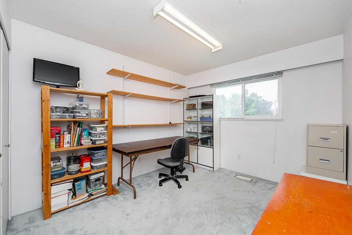 Powder Room Photo of 8391 Rideau Drive, Richmond, BC