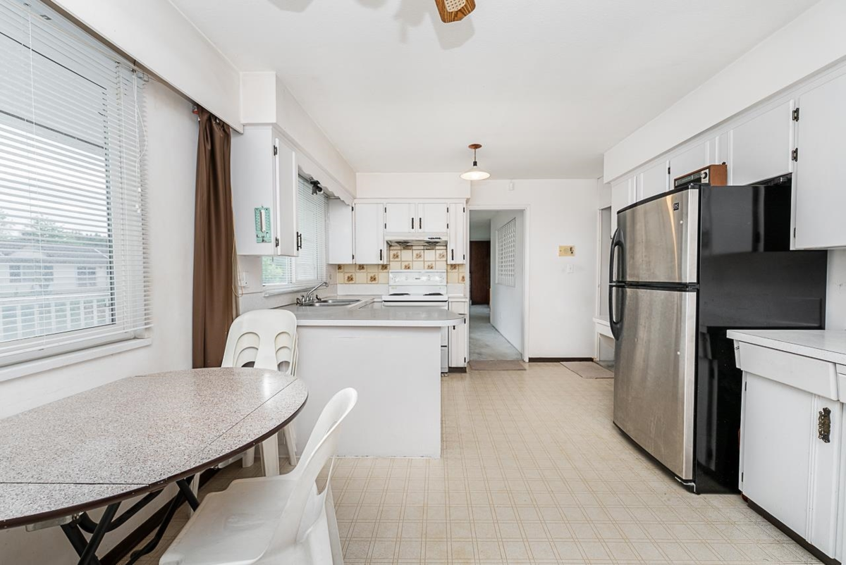 Walk-In Closet Photo of 8391 Rideau Drive, Richmond, BC