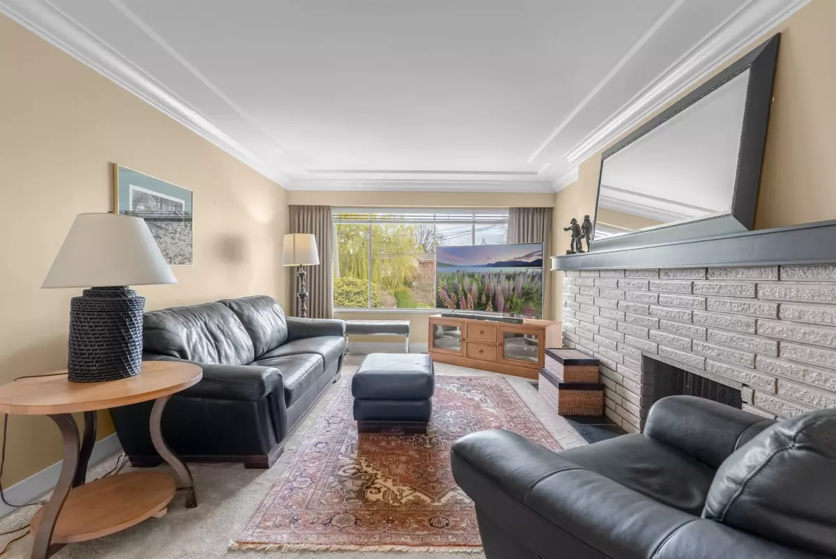 Living Room Photo of 8082 Lurgan Road, Richmond, BC