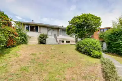 1118 Cloverley Street, North Vancouver, BC, North Vancouver — Single Family Residence for sale
