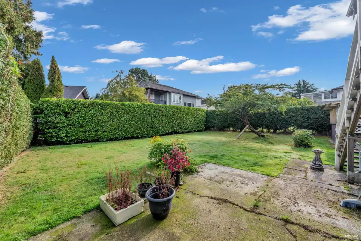 Kitchen Photo of 6080 Canim Place, Richmond, BC